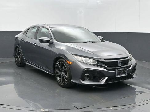 Used 2017 Honda Civic Sport image 2