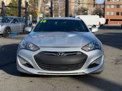 Used 2014 Hyundai Genesis 2.0T image 8