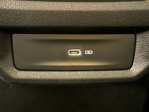 New 2025 Volkswagen Taos SE image 23