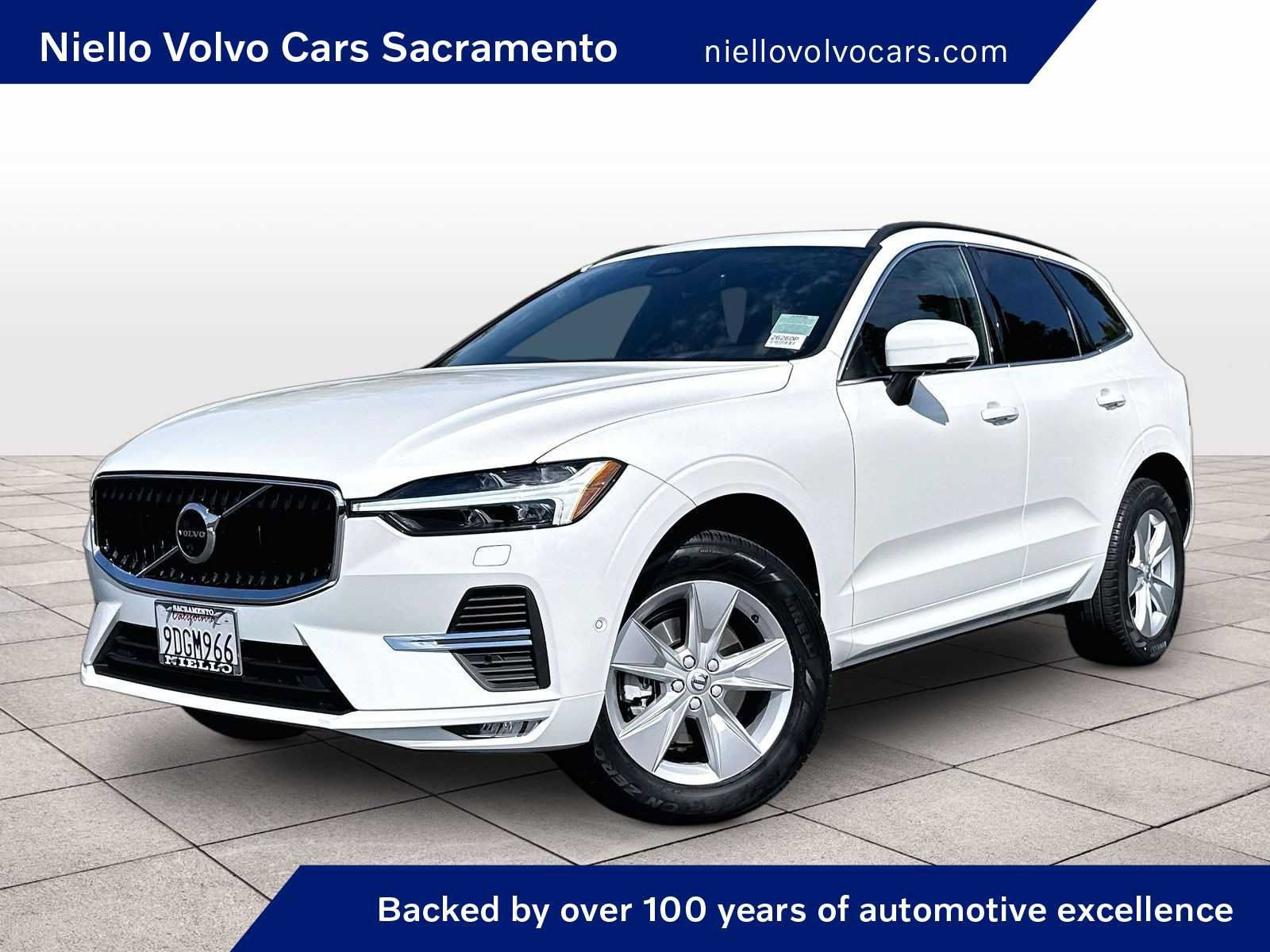 Used 2022 Volvo XC60 B5 Momentum AWD/4WD image 1
