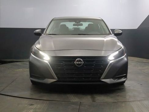 Used 2023 Nissan Altima 2.5 S image 3