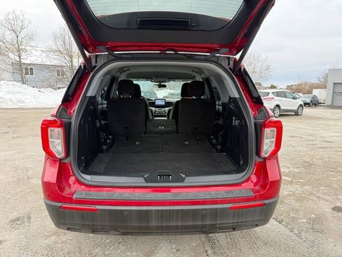 Used 2022 Ford Explorer XLT image 11