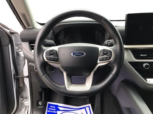 Used 2025 Ford Explorer Active w/ Active Comfort Package AWD/4WD image 13