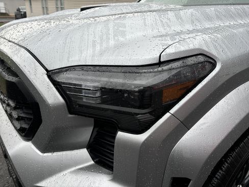 Used 2024 Toyota Tacoma TRD Sport image 9