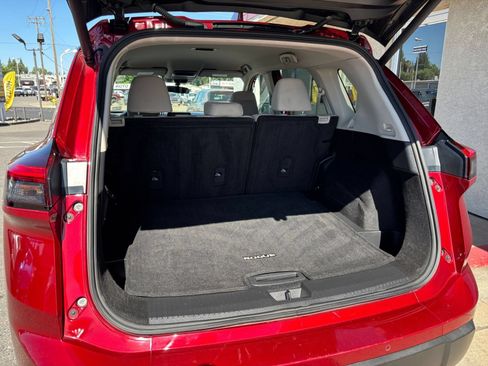 Used 2025 Nissan Rogue SV AWD/4WD image 33