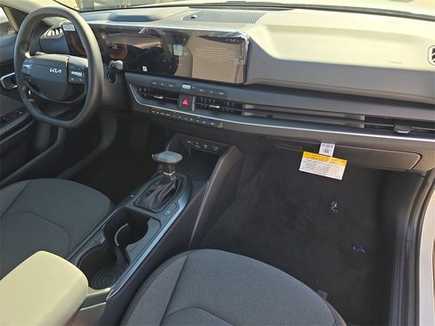 New 2025 Kia K4 LXS image 13