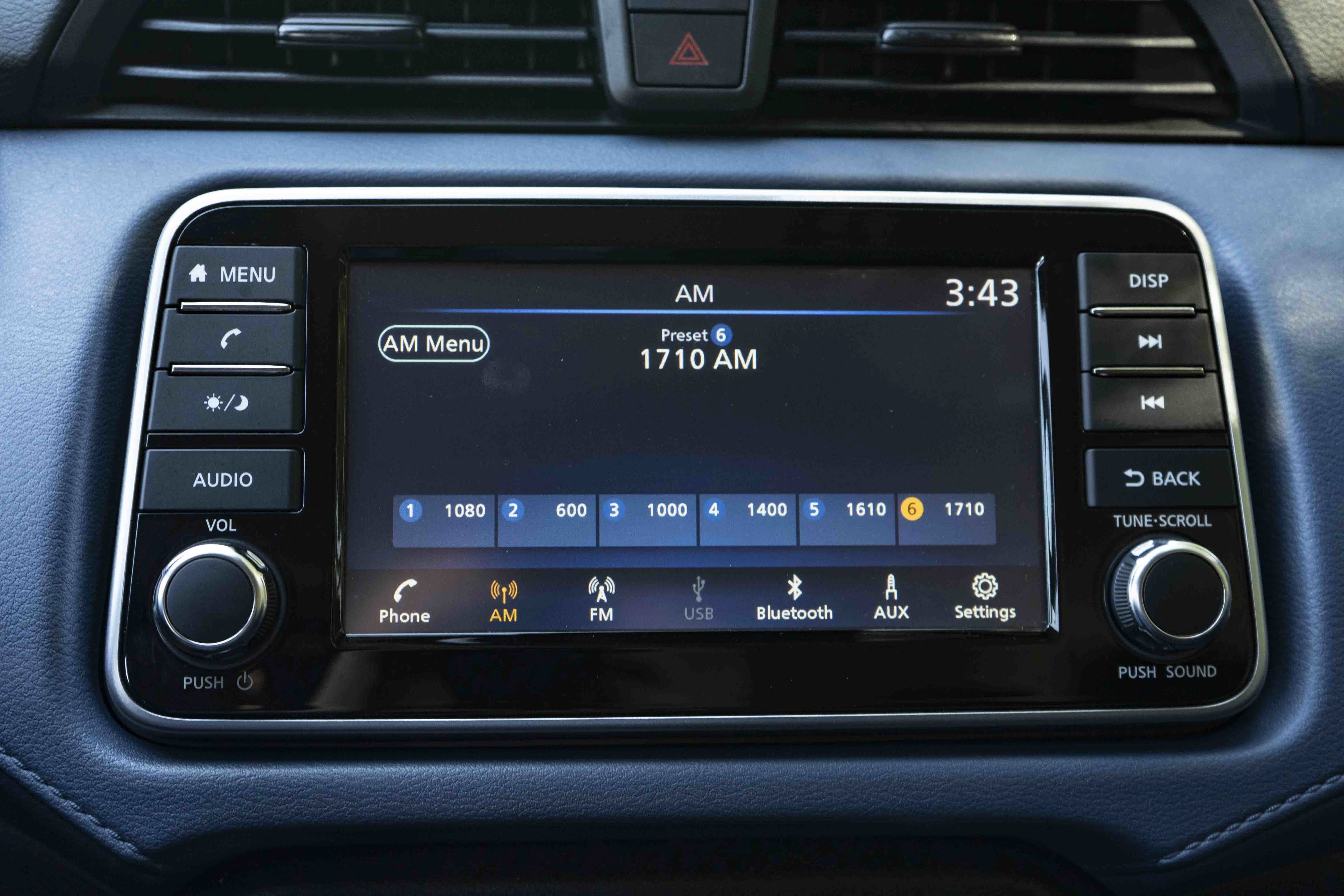 Used 2025 Nissan Versa SV w/ Trunk Package FWD image 28