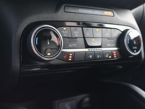 Used 2022 Ford Escape SEL AWD/4WD image 10