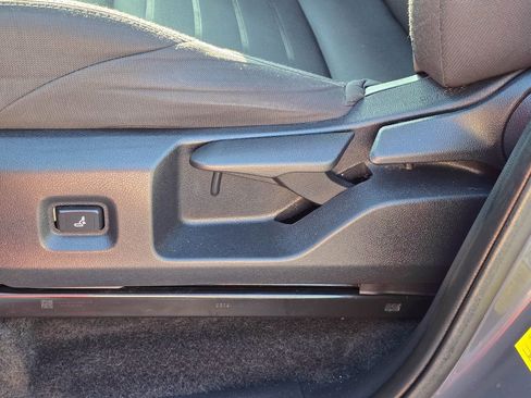 Used 2024 Toyota Tacoma TRD Off-Road image 12