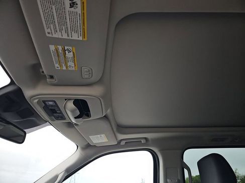 Used 2025 Ford Expedition Active image 11