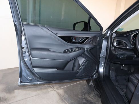 Used 2025 Subaru Outback Limited image 31