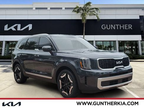 Certified 2024 Kia Telluride EX w/ EX Captain's Chair Package FWD image 1