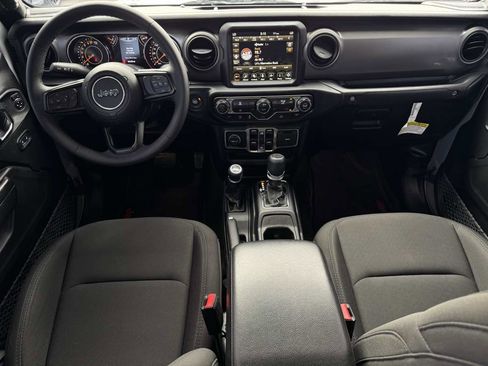Used 2023 Jeep Gladiator Sport AWD/4WD image 18