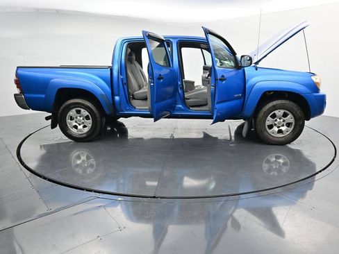 Used 2011 Toyota Tacoma 4x4 Double Cab w/ SR5 Pkg #2 image 27