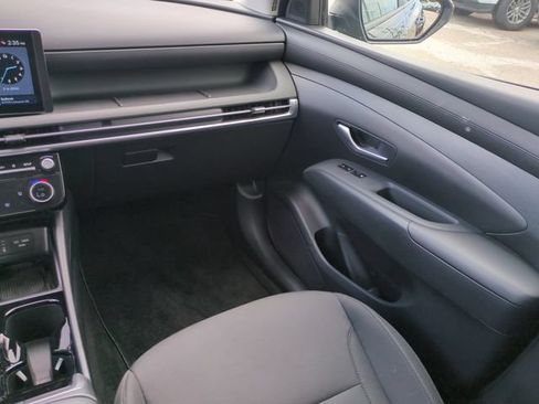 Used 2025 Hyundai Tucson SEL FWD image 19