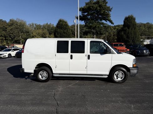 Used 2023 Chevrolet Express 2500 w/ Driver Convenience Package image 8