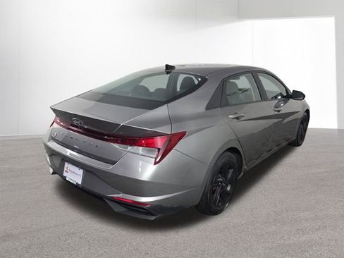 Used 2021 Hyundai Elantra SEL w/ Cargo Package image 12