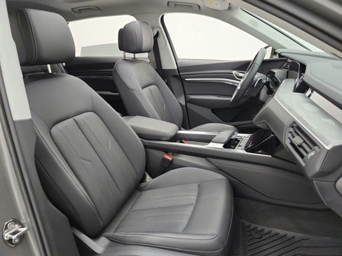 Used 2024 Audi Q8 e-tron Premium Plus w/ Premium Plus Package AWD/4WD image 20