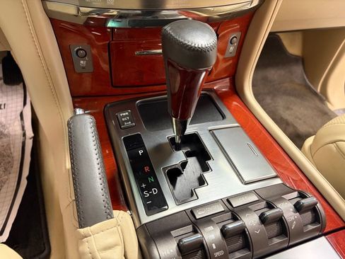 Used 2010 Lexus LX 570 4WD image 28