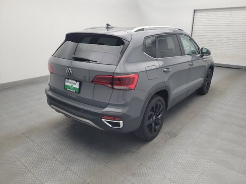 Used 2022 Volkswagen Taos SEL w/ Panoramic Sunroof Package FWD image 9
