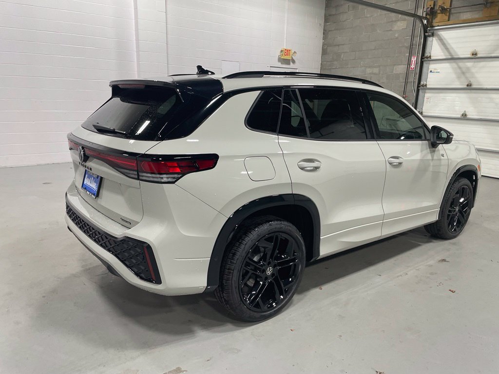 New 2026 Volkswagen Tiguan SE R-Line AWD/4WD image 5
