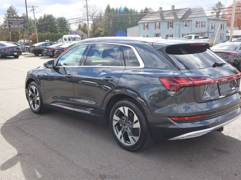Used 2021 Audi e-tron Premium w/ Towing Package image 7