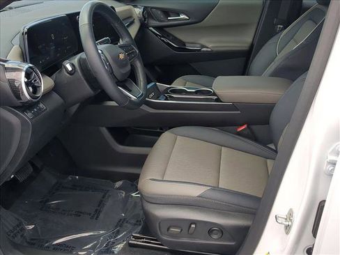 Used 2025 Chevrolet Equinox LT w/ Convenience Package II AWD/4WD image 16