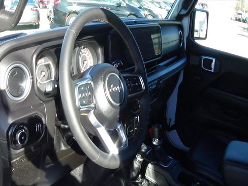 Certified 2025 Jeep Wrangler Sahara w/ Safety Group image 14