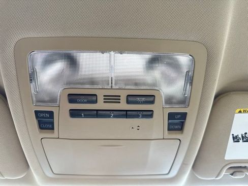 Used 2014 Toyota Highlander XLE AWD/4WD image 20