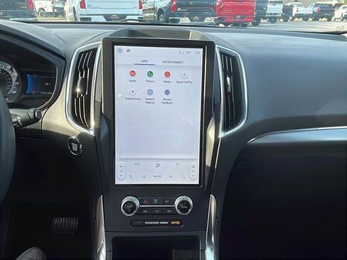 Used 2024 Ford Edge Titanium image 23