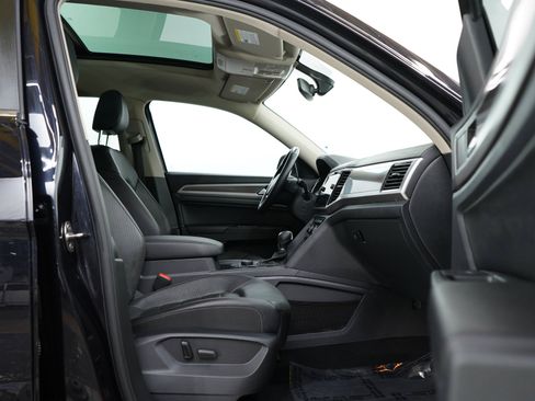 Used 2019 Volkswagen Atlas SEL R-Line AWD/4WD image 11