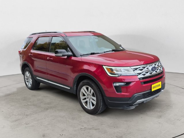 Used 2018 Ford Explorer XLT w/ Equipment Group 202A AWD/4WD image 3