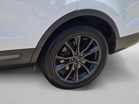 Used 2017 Ford Explorer XLT w/ Equipment Group 202A FWD image 25