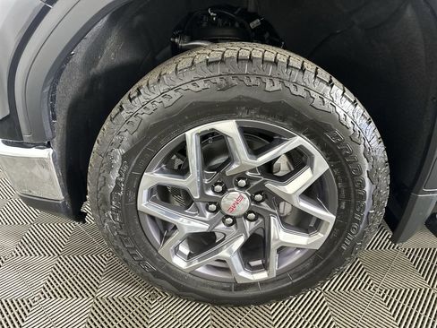Used 2026 GMC Sierra 1500 SLT AWD/4WD image 32