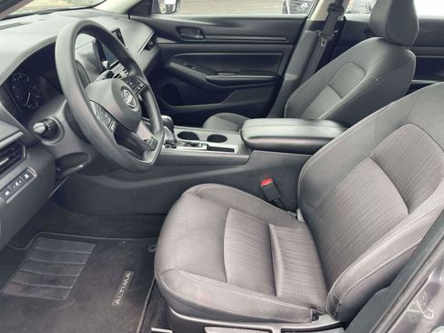 Used 2024 Nissan Altima 2.5 S FWD image 5