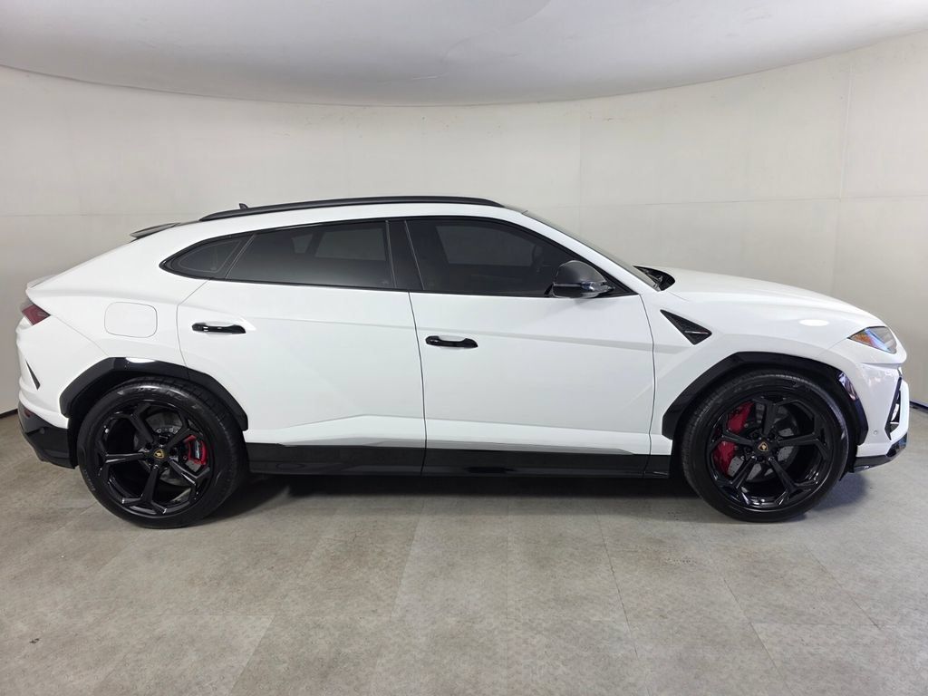 Used 2019 Lamborghini Urus AWD/4WD image 3