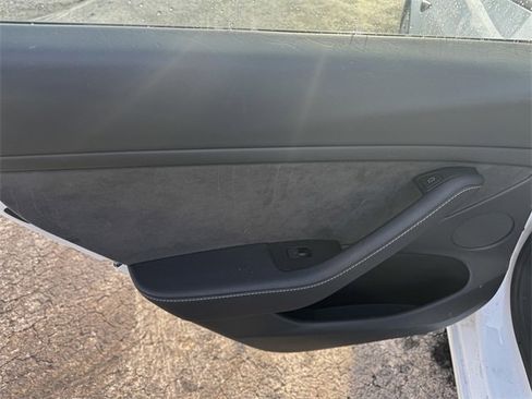 Used 2022 Tesla Model 3 Long Range image 18