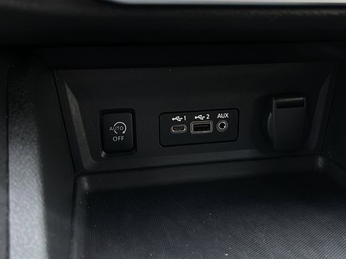 Used 2024 Nissan Sentra SV FWD image 19