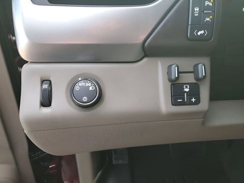 Used 2020 Chevrolet Suburban LT w/ Max Trailering Package image 33