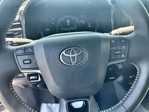 Used 2026 Toyota Camry SE image 22