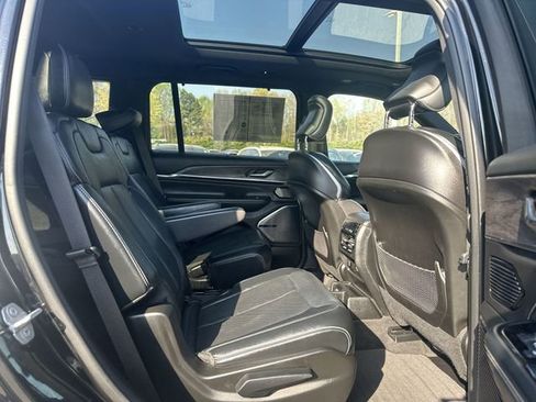 Used 2022 Jeep Grand Cherokee L Overland w/ Luxury Tech Group IV AWD/4WD image 27