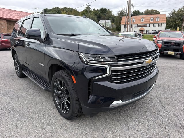 Used 2023 Chevrolet Tahoe LT w/ LT Signature Package AWD/4WD image 3