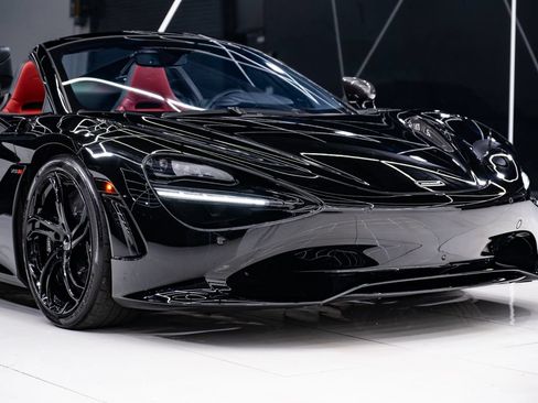 Used 2024 McLaren 750S Spider RWD image 7