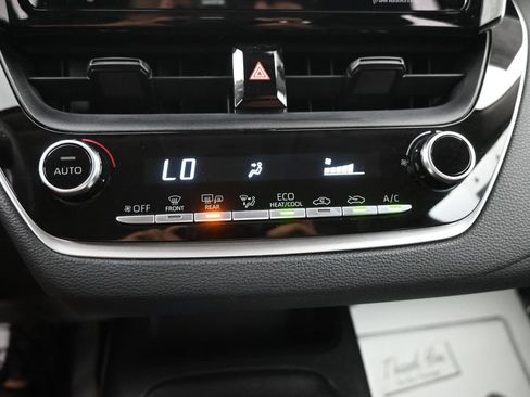 Used 2021 Toyota Corolla LE w/ LE Convenience Package FWD image 16