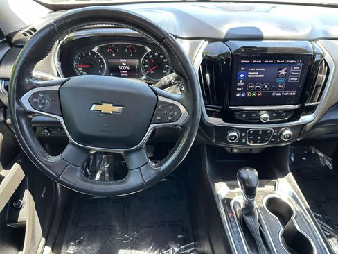 Used 2021 Chevrolet Traverse LT w/ LT Premium Package AWD/4WD image 8