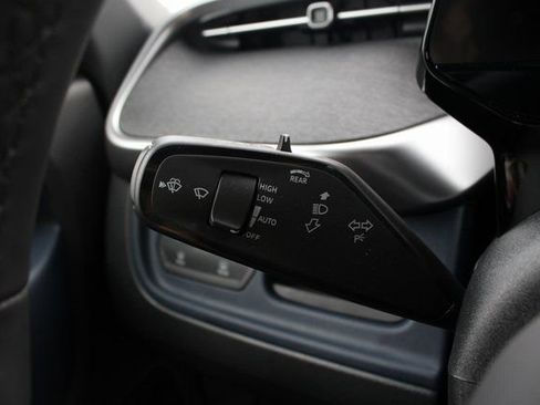 New 2025 Volkswagen ID. Buzz Pro S RWD image 5