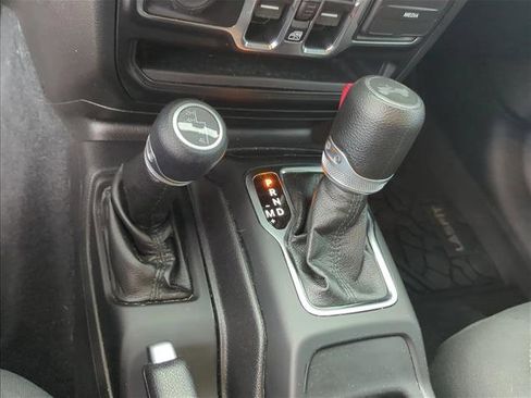 Used 2022 Jeep Wrangler Unlimited Sport AWD/4WD image 22