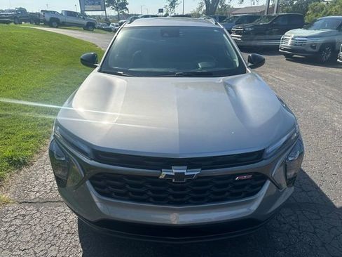 Certified 2024 Chevrolet Trax RS w/ Driver Confidence Package image 9