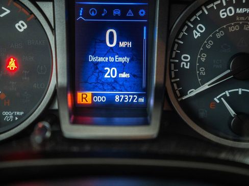 Used 2019 Toyota Tacoma TRD Sport image 45