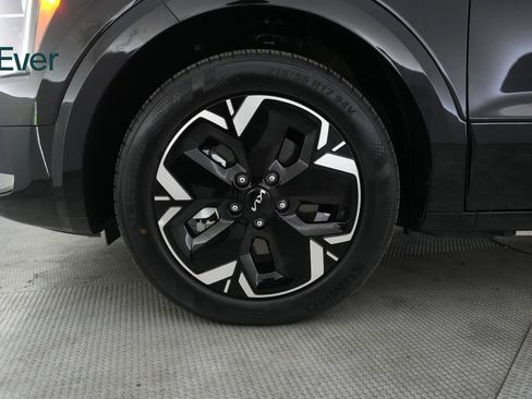 Used 2024 Kia Niro Wind w/ Wind Preserve Package FWD image 19
